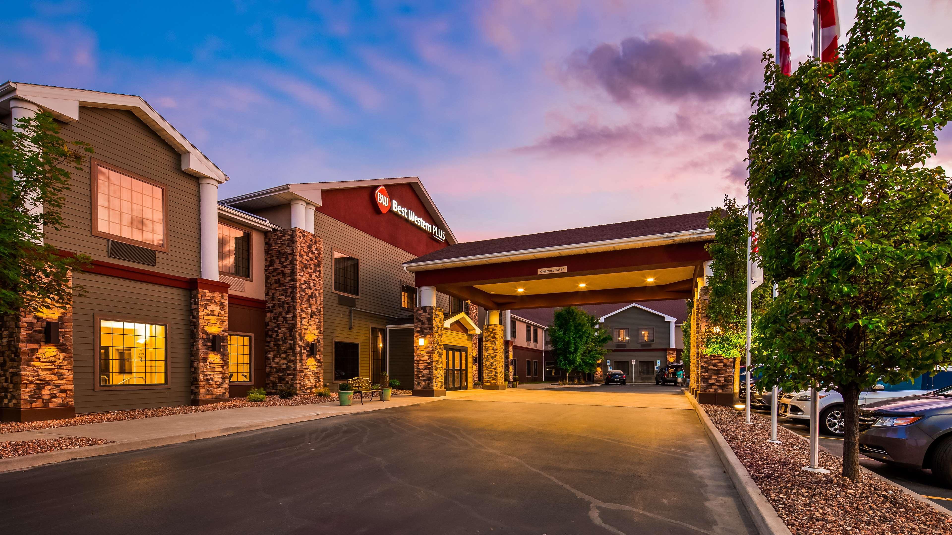 Best Western Plus Victor Inn & Suites Exterior foto