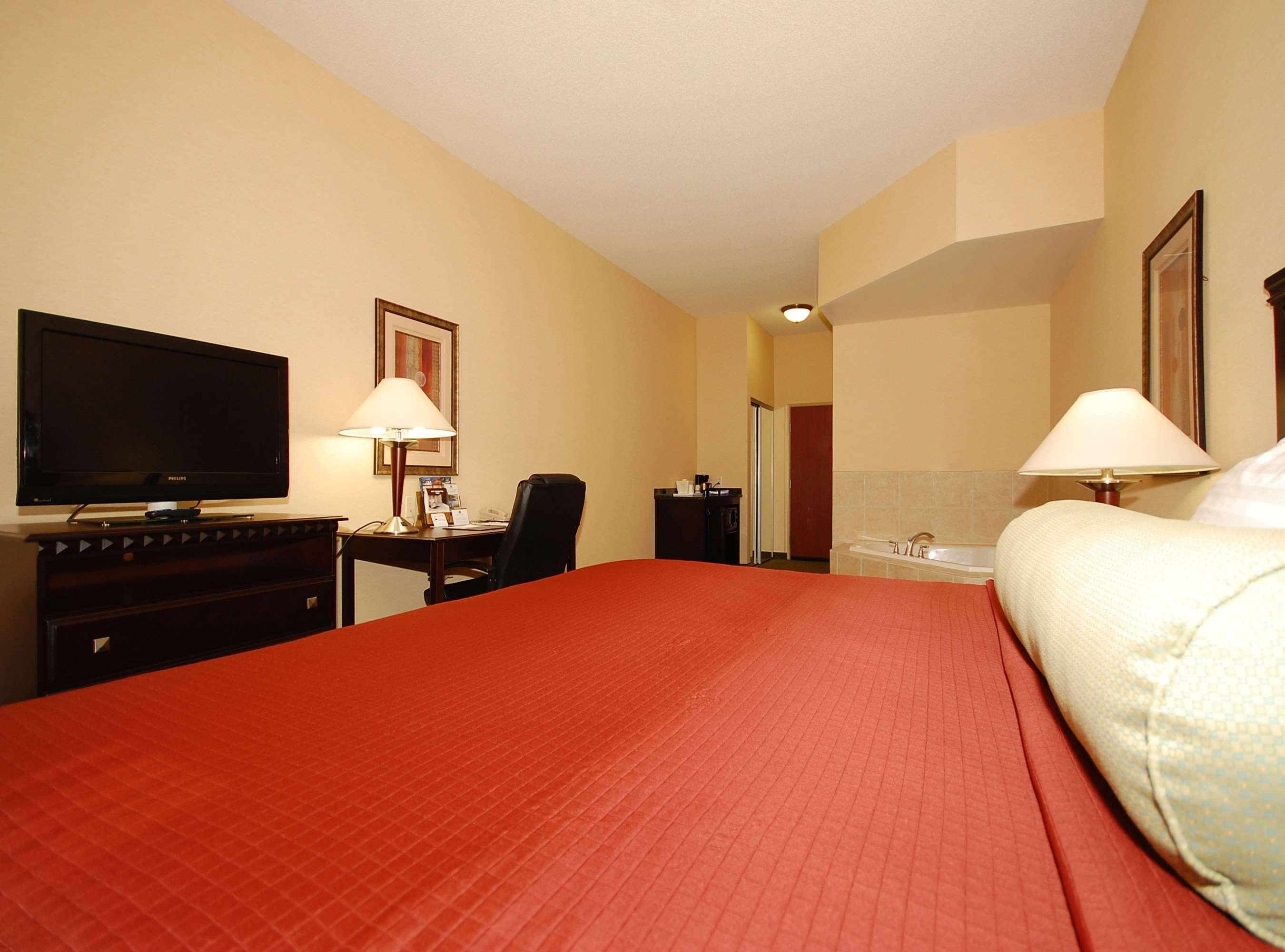 Best Western Plus Victor Inn & Suites Exterior foto