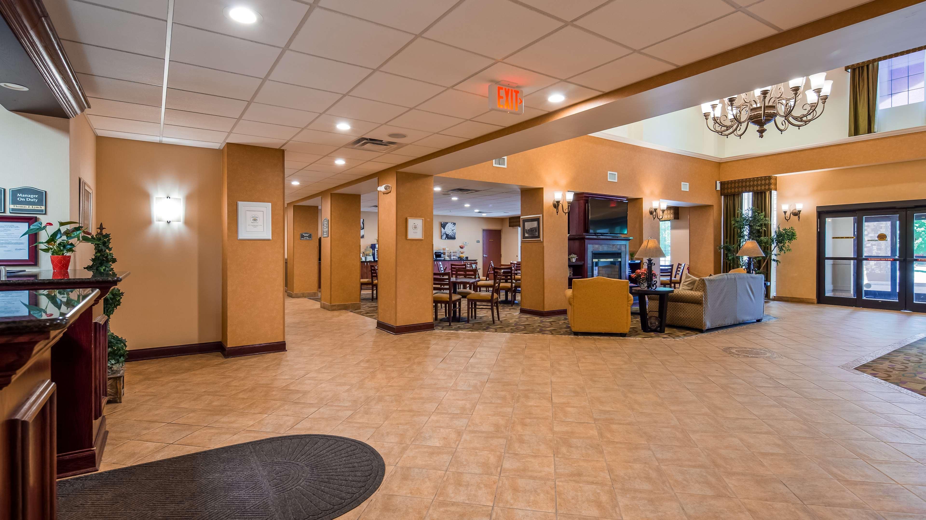 Best Western Plus Victor Inn & Suites Exterior foto