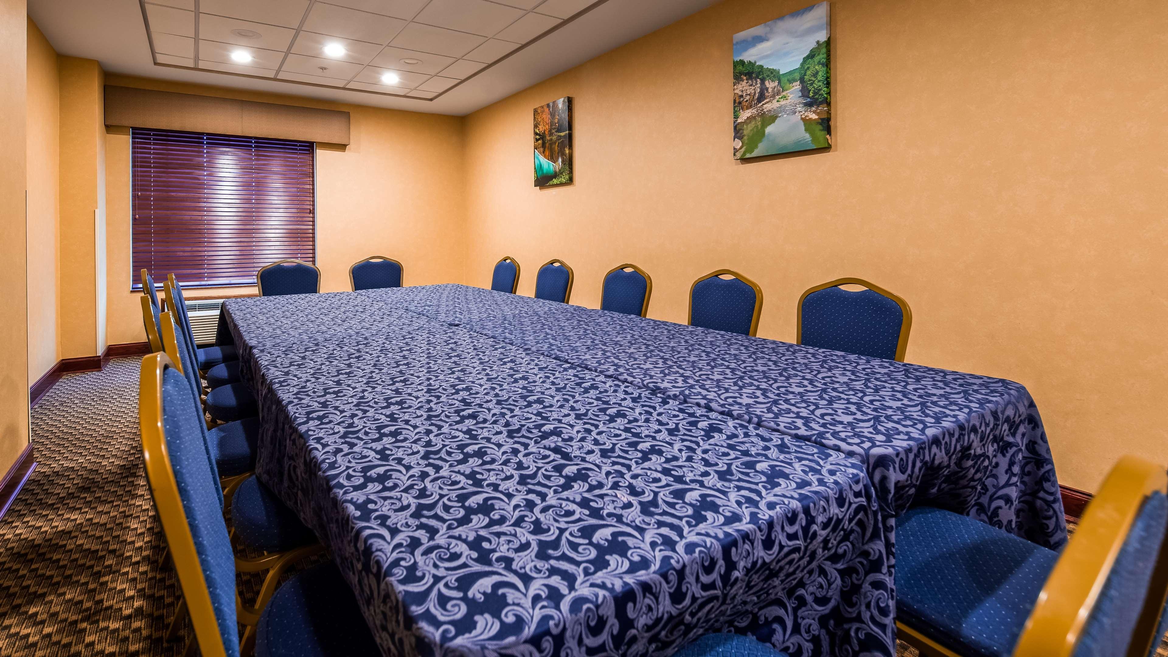 Best Western Plus Victor Inn & Suites Exterior foto
