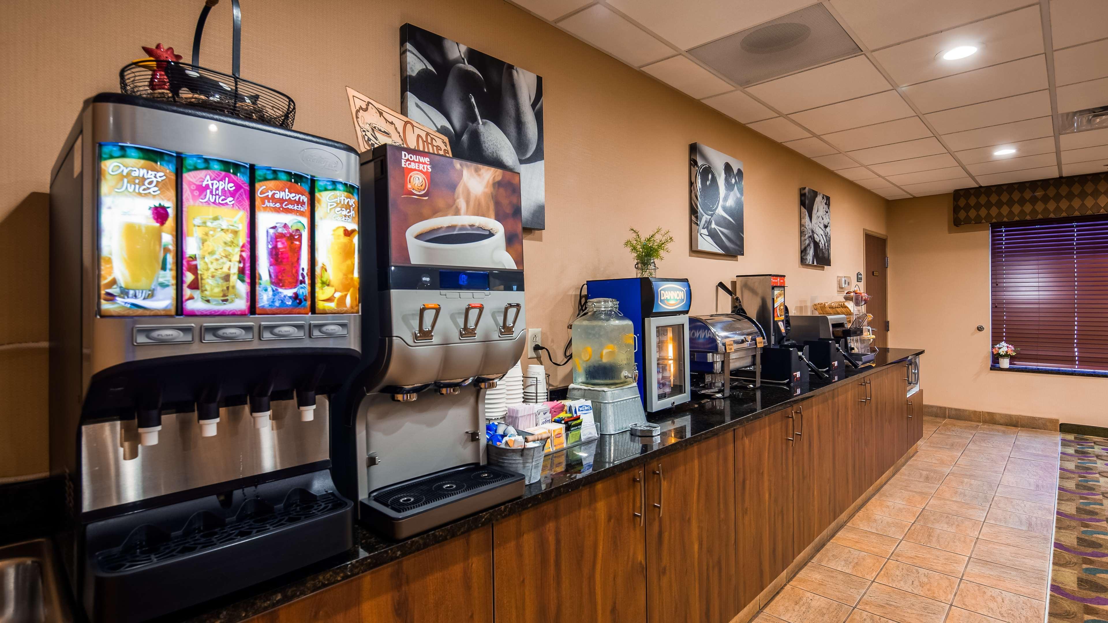 Best Western Plus Victor Inn & Suites Exterior foto