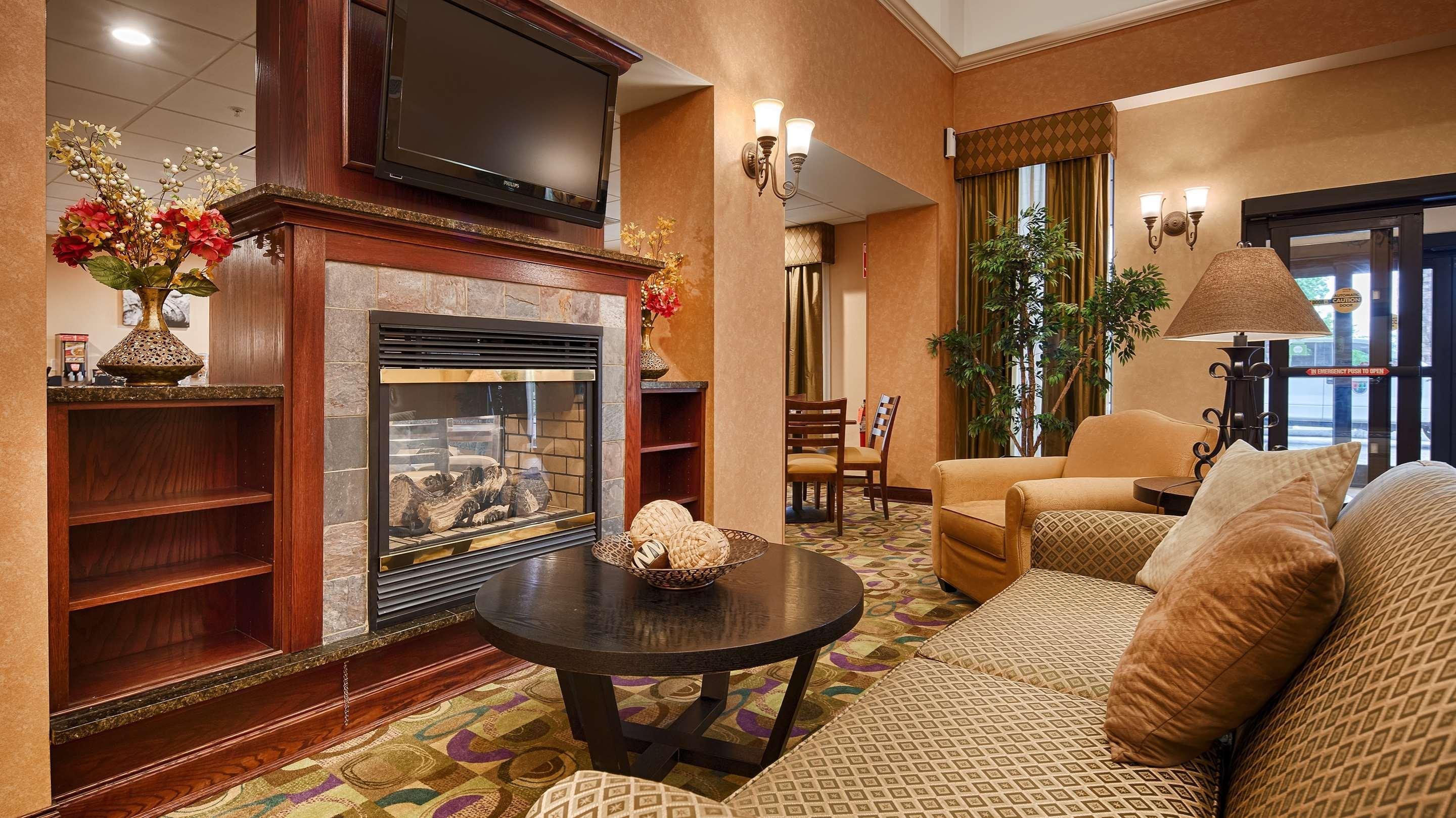 Best Western Plus Victor Inn & Suites Exterior foto