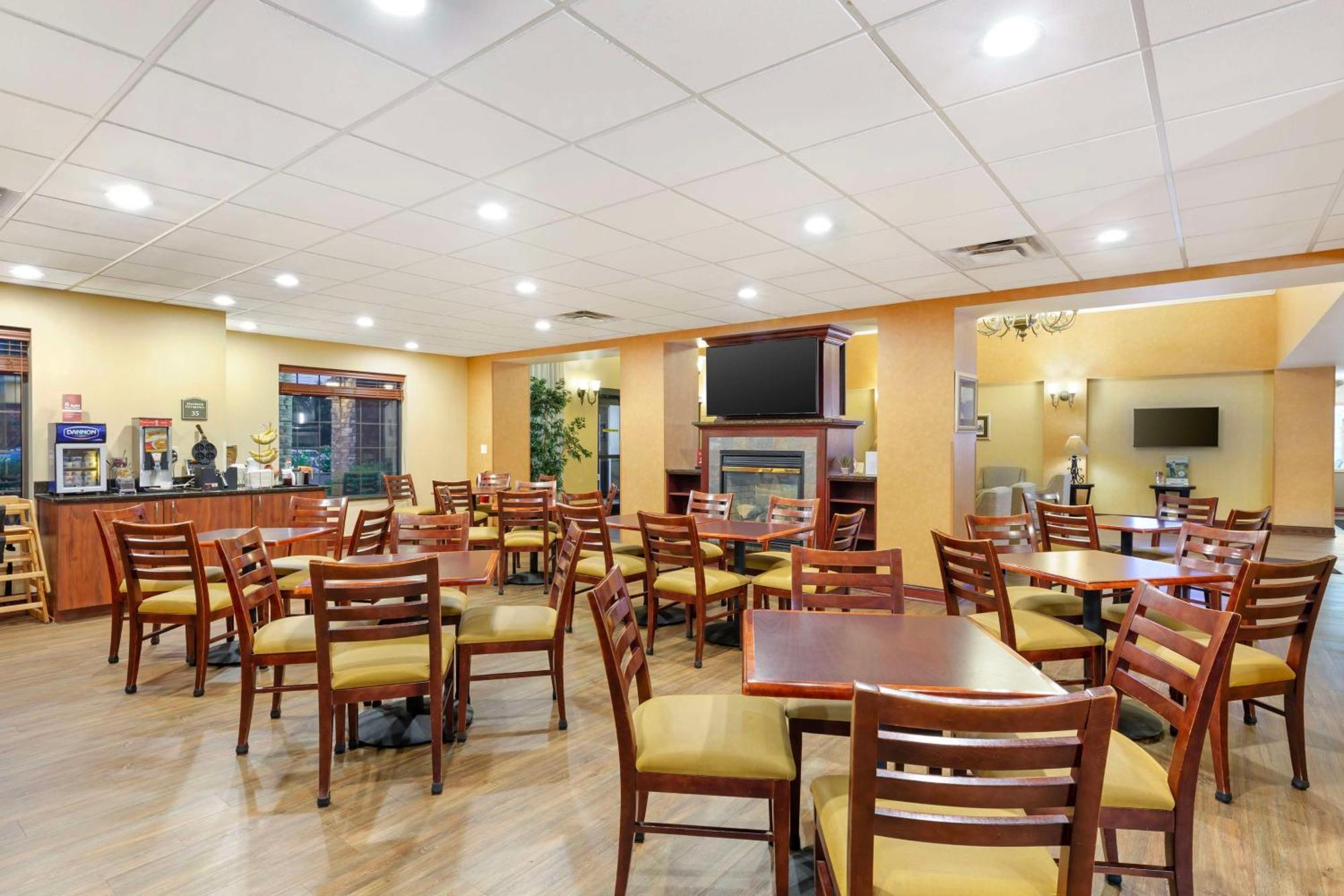 Best Western Plus Victor Inn & Suites Exterior foto