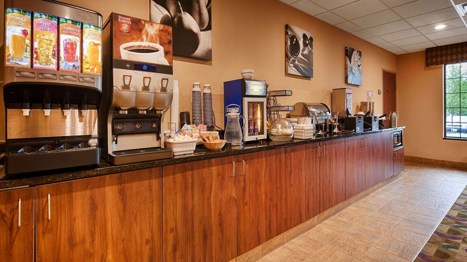 Best Western Plus Victor Inn & Suites Exterior foto